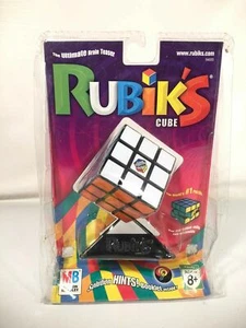 Cubo de Rubik 3x3x3 con Soporte Milton Bradley Rojo Verde Amarillo Blanco Orange - Imagen 1 de 10