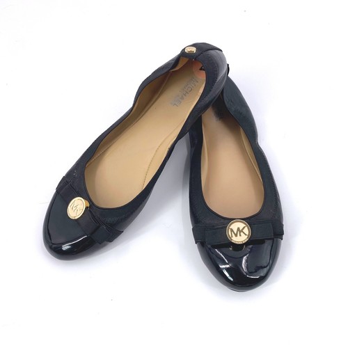 Michael Kors Dixie Ballet piatto nero vernice dettaglio fiocco logo oro taglia 7