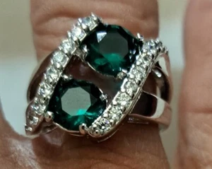 Silver 925 Size 8 Women's Cocktail Ring Green Glass Stones, Clear Glass Accents - Picture 1 of 5