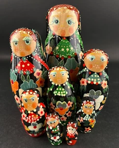 Vintage Matryoshka Russian Nesting Dolls 8 Pieces Hand Painted Wooden - Picture 1 of 19