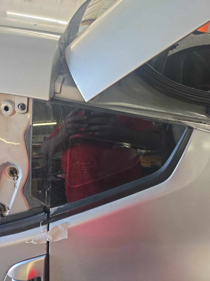 Used Left Quarter Glass fits: 2009 Nissan 370z Cpe Left Grade A - Image 1 of 4