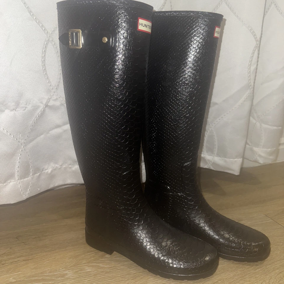 Botas de lluvia Hunter Carnaby Boa estampado de serpiente altas para mujer talla 6 - negras 40/41 Foto 1 de 4