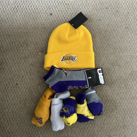 Los Angeles Lakers NBA "Lakers" Yellow Beanie & 3 Pair Socks Adult NWT (8 Pairs) Cover