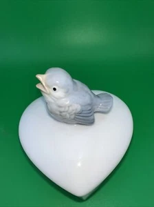 *OTAGIRI* BABY BLUE BIRD PORCELAIN HEART SHAPE TRINKET/DRESSER BOX 3.5"x3" - Picture 1 of 5