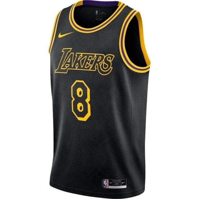 Chaveiro Camisa amarela Kobe Bryant 24 e Bola de Basquete Roxa