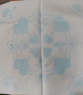 Lot of 4 Stamped Linen Quilt Blocks 17 X 17 "HEARTS" - Image 1 of 2