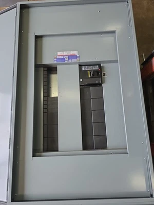 Sq D HCP I-Line Panelboard 800A 120/240V 1PH 3W 3R 800 Amp Panel MCB MGA268002 - Image 1 of 4