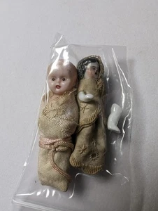Paar sehr kleine alte Puppen eine defekt - Bild 1 von 2