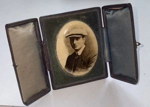 Antique Early 20th Century Leather Folding Hinged Case Frame With Male Picture - Picture 1 of 10