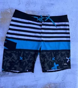 Pantaloncini da nuoto vintage argento Quik da uomo taglia 34 - Foto 1 di 16