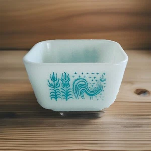 Vtg PYREX AMISH BUTTERPRINT Refrigerator Dish 1.5 Pt Turquoise Rooster 502 0502 - Picture 1 of 7