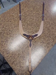 New horse tack Y cut pulling breast collar roughout w/trim saddle collar - Bild 1 von 6