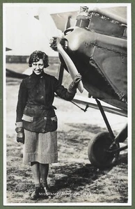 Miss Amy Johnson C.B.E. Excelente postal fotográfica real de Raphael Tuck c1930 - Imagen 1 de 2