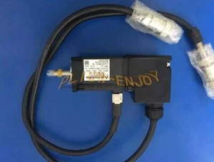 1PC NEW Mitsubishi Servo Motor HC-MF13D-S7 - Picture 1 of 1