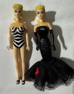 2 portachiavi vintage BFI retrò Barbie bambola 1995 96 righe costume da bagno e abito nero - Foto 1 di 13