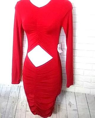 Vestido ceñido al cuerpo fruncido de manga larga rojo Body Central para mujer talla pequeña Foto 1 de 4