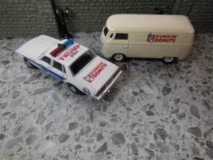 Pulled Over / Greenlight Hot Pursuit State Police Nabs a Dunkin Donut Van 1:64 - Picture 1 of 9