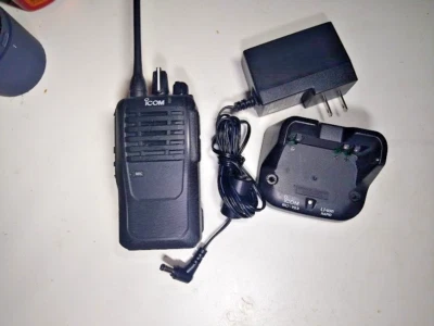 Icom IC-F4001 16 Channel UHF 400-470 MHz Portable Radio Package - Image 1 of 4