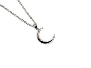 CRESCENT WANING MOON PENDANT NECKLACE SILVER-PLATED GREAT QUALITY! - Picture 1 of 2