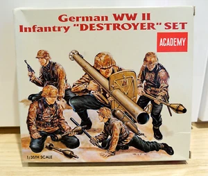 German Infantry "DESTROYER " 1/35 Academy Unassembled Figure Kit#1370 - Picture 1 of 7