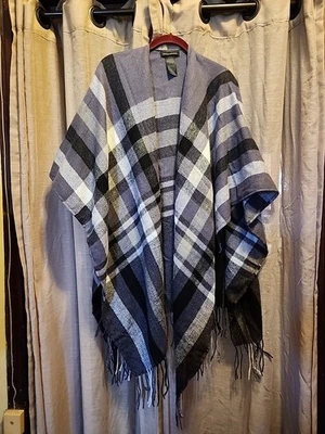Banana Republic Women Black White Gray Plaid Cashmere Blend Open Shawl One Size - Image 1 of 4