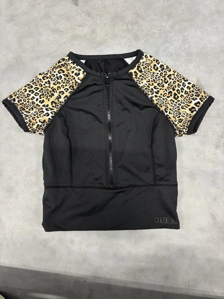 Traje de baño Guess Los Angeles negro y estampado de leopardo con cremallera superior Foto 1 de 4