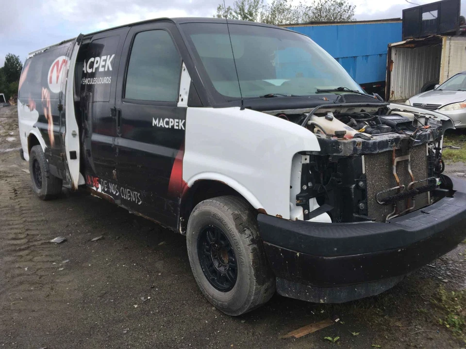 Used Speedometer Gauge fits: 2017 Gmc Savana 2500 van cluster KPH ID 84294386 Gr Foto 1 de 4