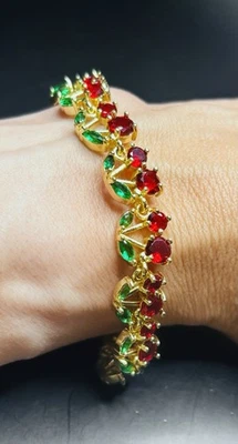 Hermosa pulsera llena de oro con forma de cerezas rojas/verdes de circonita cúbica de la más alta calidad 8 pulgadas Foto 1 de 4