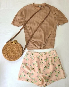 High Rise Bird Print Shorts Peach Pleated Forever 21 Size Small - Picture 1 of 6
