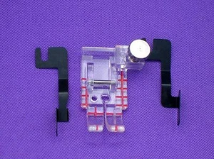 KLARER STEPPFUSS MIT FÜHRUNGSSET PASSEND FÜR JANOME CAT B&C & ELNA #200449001 (339) - Bild 1 von 3