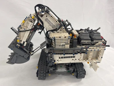 LEGO 42100 TECHNIC Liebherr R 9800 Excavator 90% Complete With Lighting Kit - Image 1 of 4