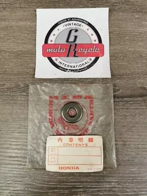 NOS HONDA CB750A CB750F 1976 - 1978 SEAT VALVE SPRING 14775-410-010 H79 - Image 1 of 3