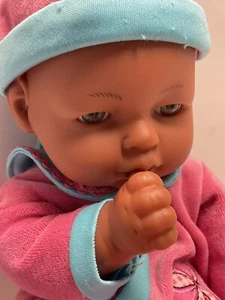 Bambola Uneeda afroamericana bambino vintage bambina occhi chiari succhia pollice 12" - Foto 1 di 13