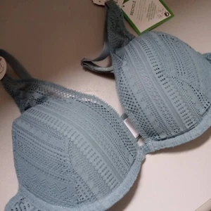 Reggiseno Tex imbottito pizzo con ferretti azzurro celeste tipo intimissimi tg 2 - Foto 1 di 6