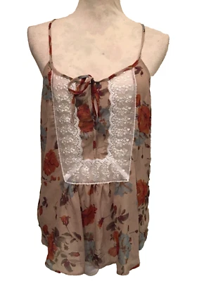 Top transparente BKE Boutique, grande, correas de espagueti, encaje Foto 1 de 4