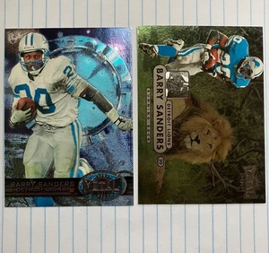 BARRY SANDERS LOT 1997 FLEER METAL UNIVERSE #162 + 1998 FMU #20 DETROIT LIONS - Picture 1 of 3