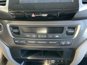 OEM Climate Control Heat/ACOEM Temperature Control Front EX FWD 16-18 PILOT 138 - Picture 1 of 11