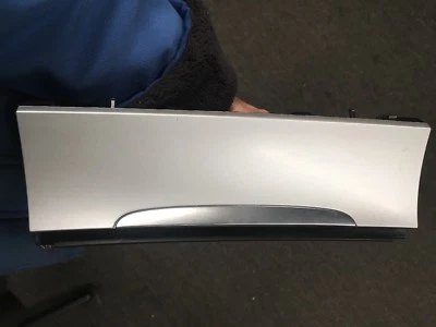 Bandeja consola cenicero VOLKSWAGEN CC 2010-2012 plateada 3C0863284 Foto 1 de 4