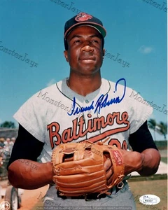 Frank Robinson Autographed 8x10 Photograph with JSA COA Hologram - Picture 1 of 1