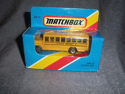 281B Vintage Matchbox MB 47 Autobus per la Scuola Quartiere 2 US 1:76 Scatola - Immagine 1 di 4