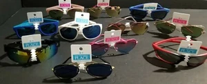 Gafas de sol para niños: varios estilos/colores divertidos disponibles talla 5+ NUEVAS con etiquetas - Imagen 1 de 12