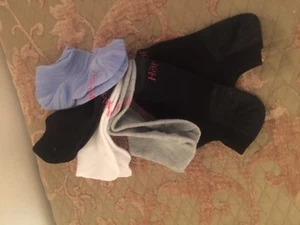 BNWT Hanes LOT OF 5, socks, preschool, kids, Grade school socks - Picture 1 of 1
