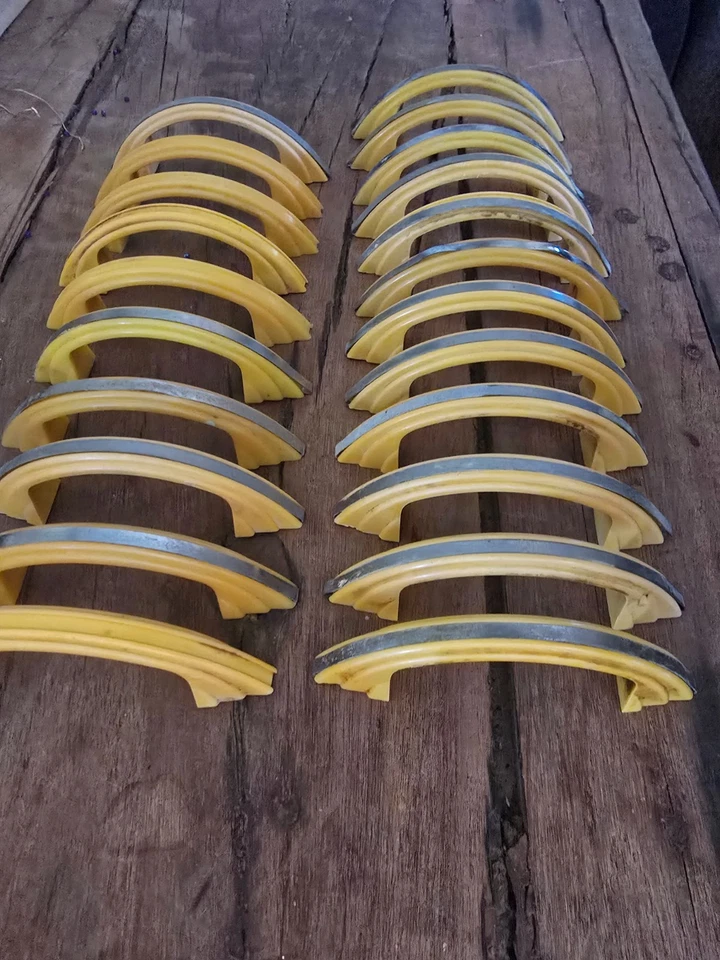 22 tiradores vintage art deco amarillo y cromo dwarer Foto 1 de 2