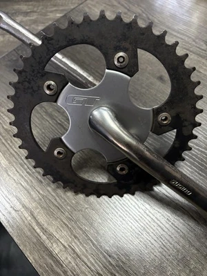 GT 165mm one piece Sugino crankset, GT plate, and 43 tooth chainring - Image 1 of 4
