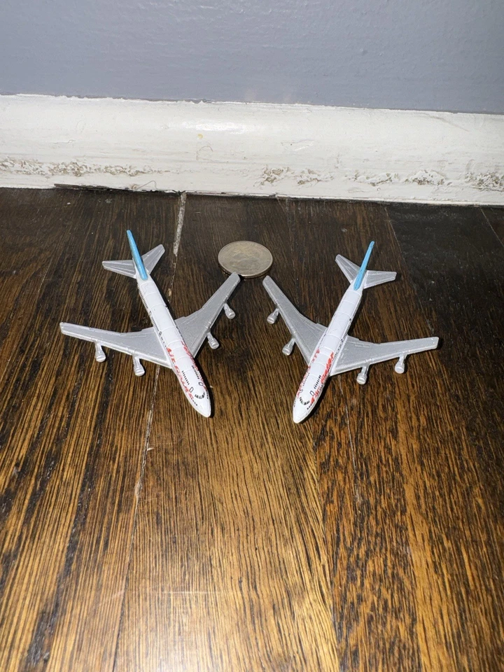 Galoob LGTI Micro Machines Boeing 747 Airplane "Air Gatar" 1992 - Lot Of 2 - Image 1 of 4