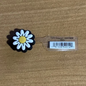 Jibbitz Crocs DAISY Shoe Charm NWT ( Authentic) - Picture 1 of 3