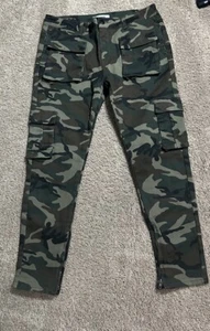 Fashion Nova Cargo Camouflage Hose Herren Größe 34 Skinny Reißverschluss - Bild 1 von 12