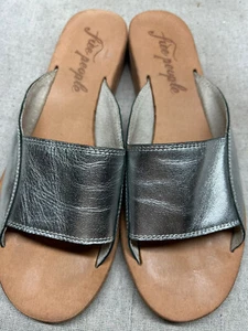 Free People Sandals Womens Slip On Strap Silver Leather Open Toe Flats 38 / 8 - Picture 1 of 4