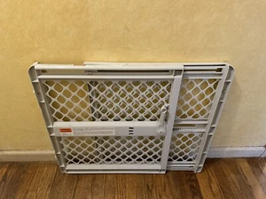 IRIS USA 24"- 39" Dog Gate, Plastic Pet Gate Indoor, Expandable, 1 Pack, Gray  - Picture 1 of 2