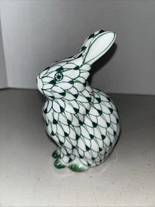 Estatuilla de conejo ANDREA by SADEK Fishnet BUNNY pintada a mano red verde - Imagen 1 de 7